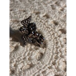 Vintage 1984 Avon Cherub Scatter Pin - Silver Tone Angel Playing Lyre Brooch